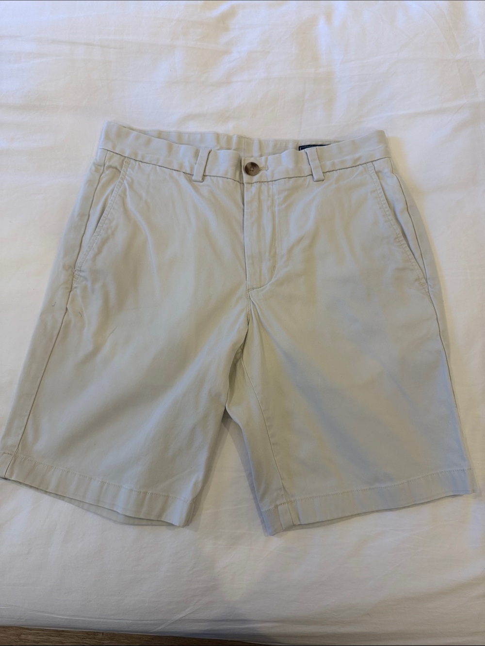 Vineyard Vines Men's Light Beige Flat-Front Chino Shorts